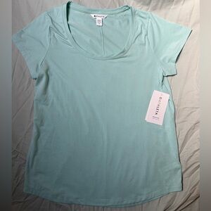 Athleta NWT Women’s Stratus Tee Shirt